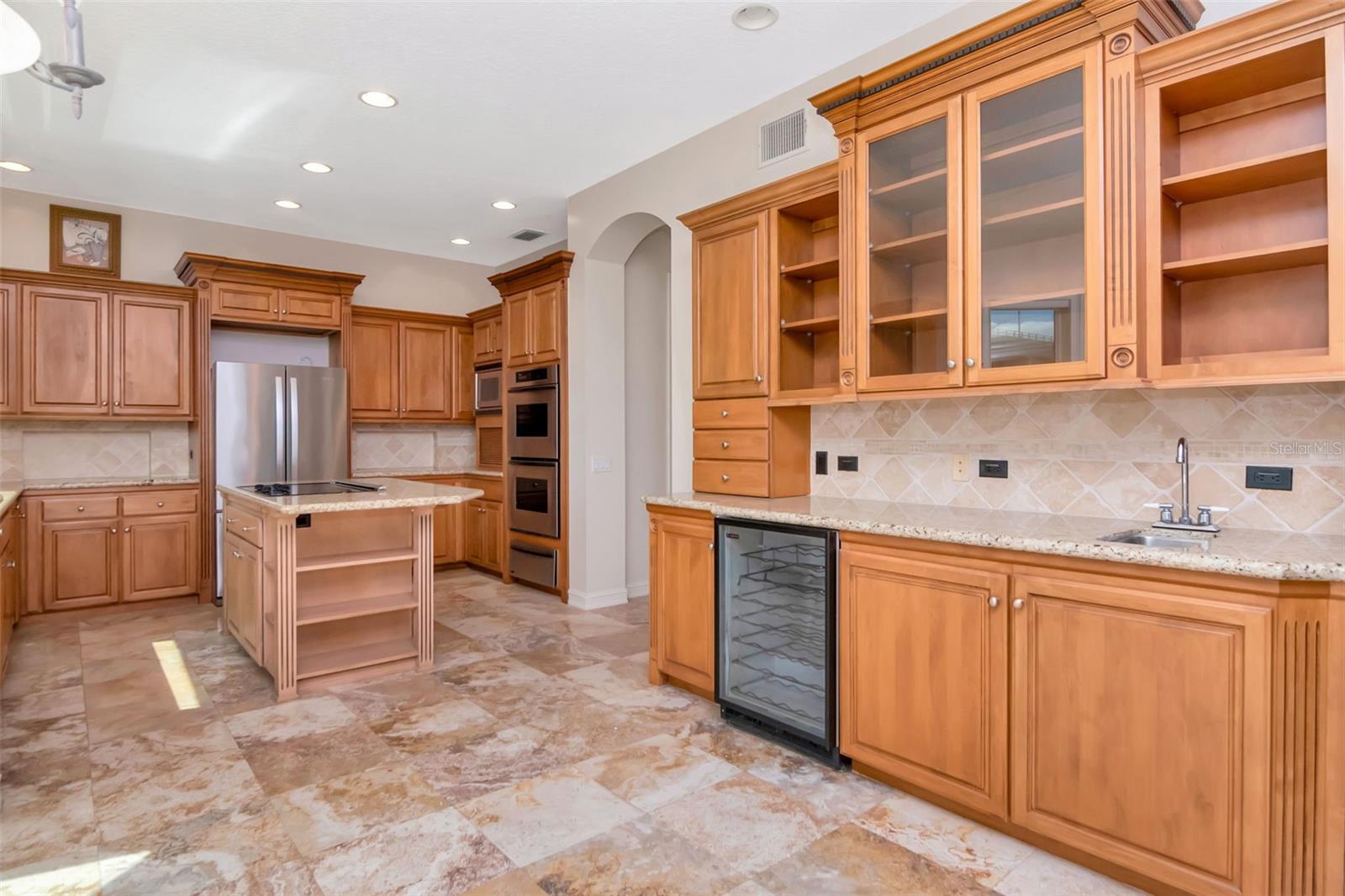 PARADISE POINTE - Residential