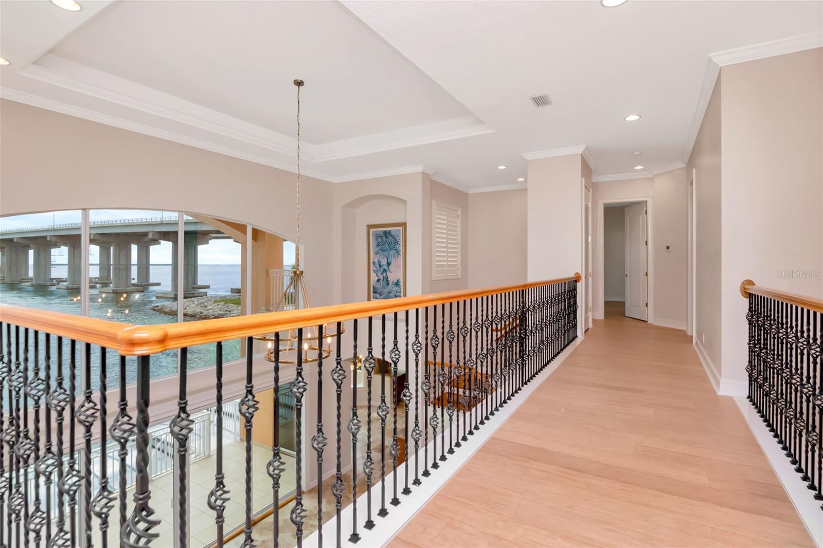 PARADISE POINTE - Residential