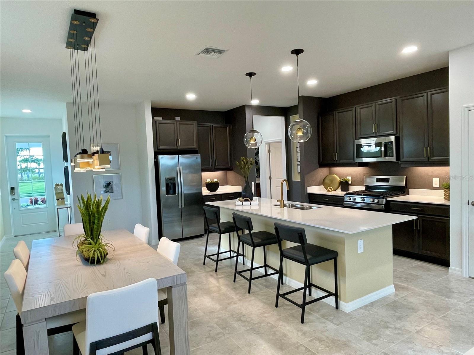 LAKEHOUSE COVE - Residential