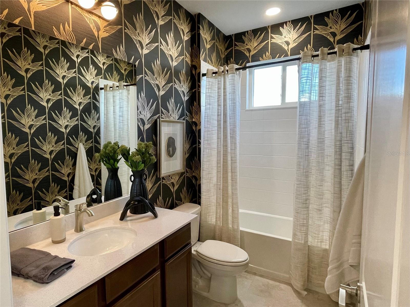 LAKEHOUSE COVE - Residential