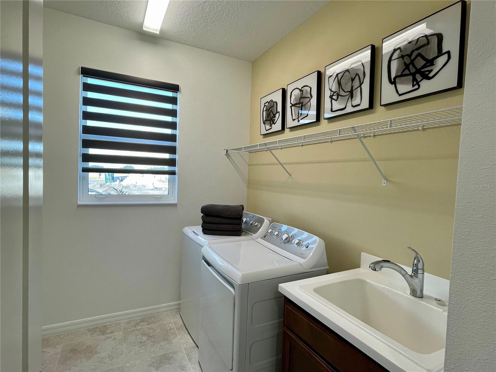 LAKEHOUSE COVE - Residential