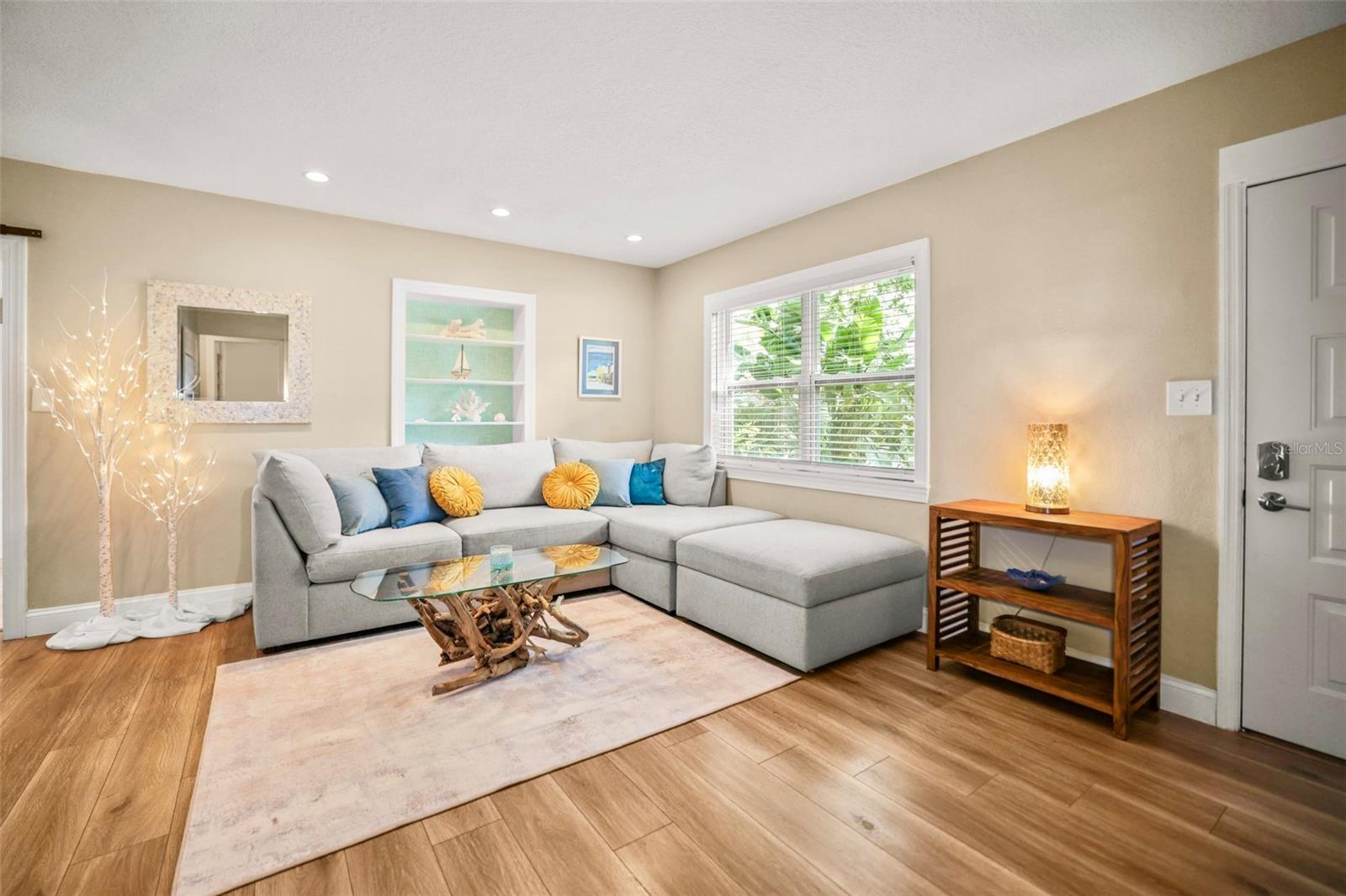 1738 SAN MATEO DRIVE