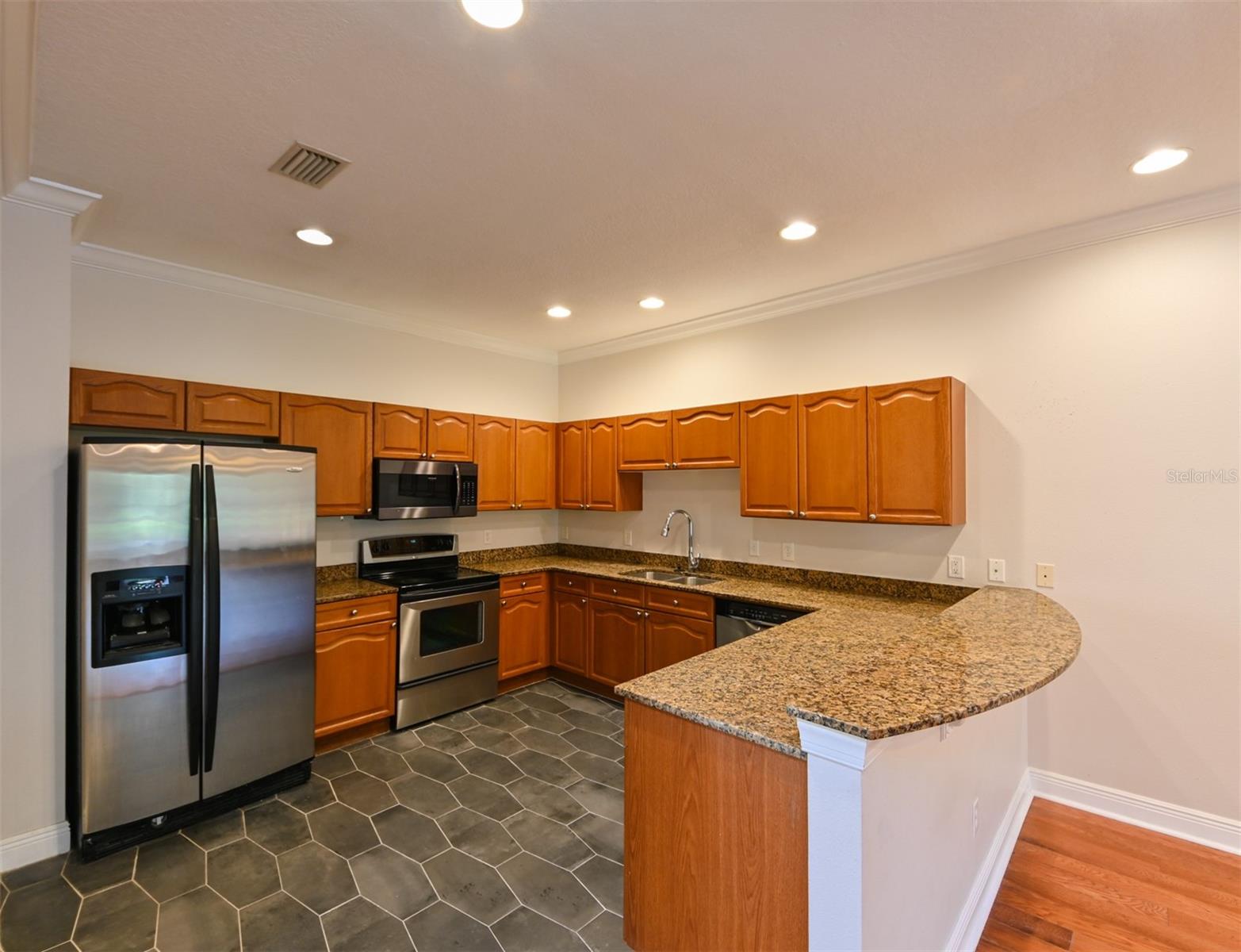 277 VALENCIA CIRCLE