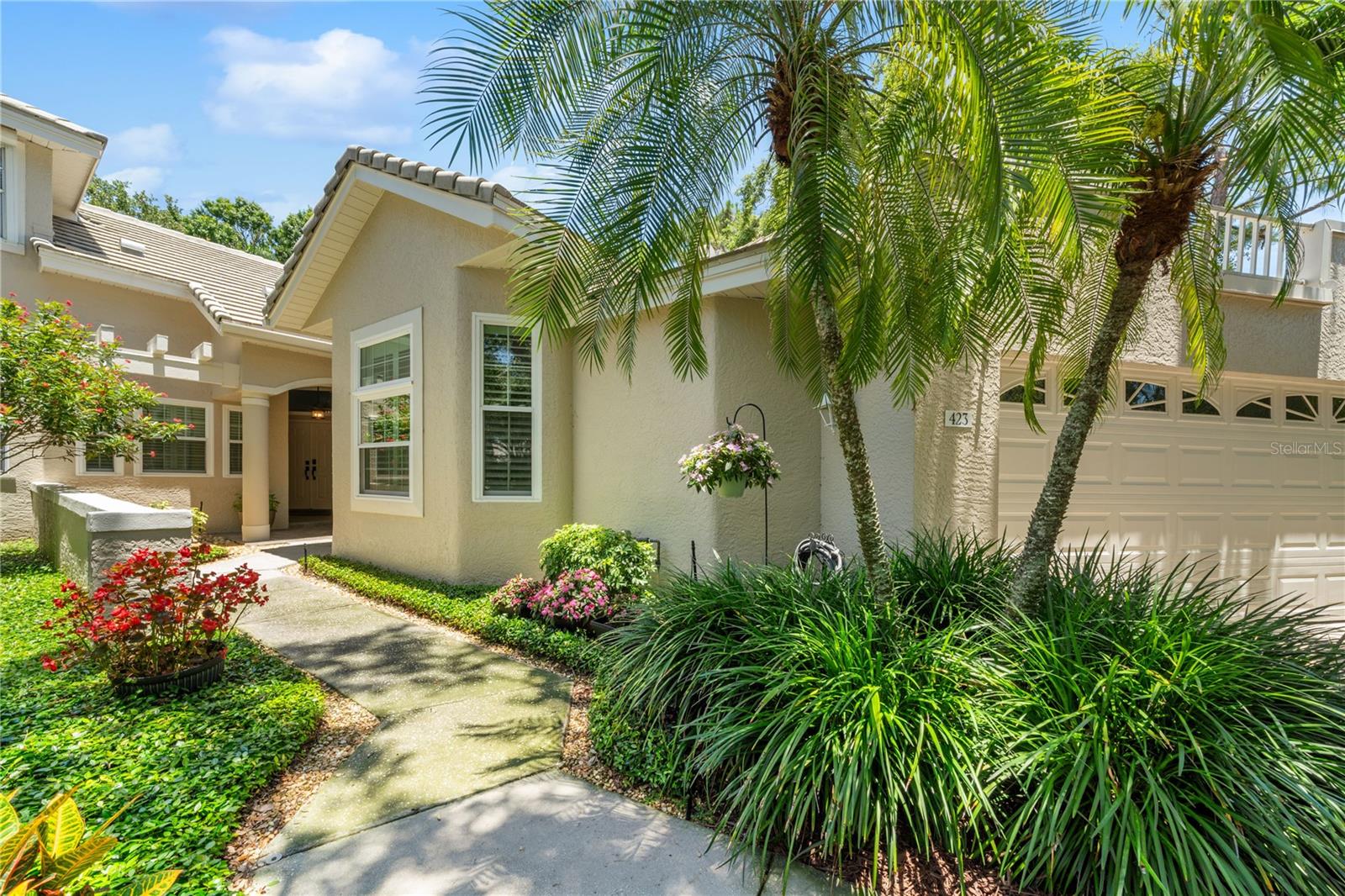 423 FAN PALM COURT NE