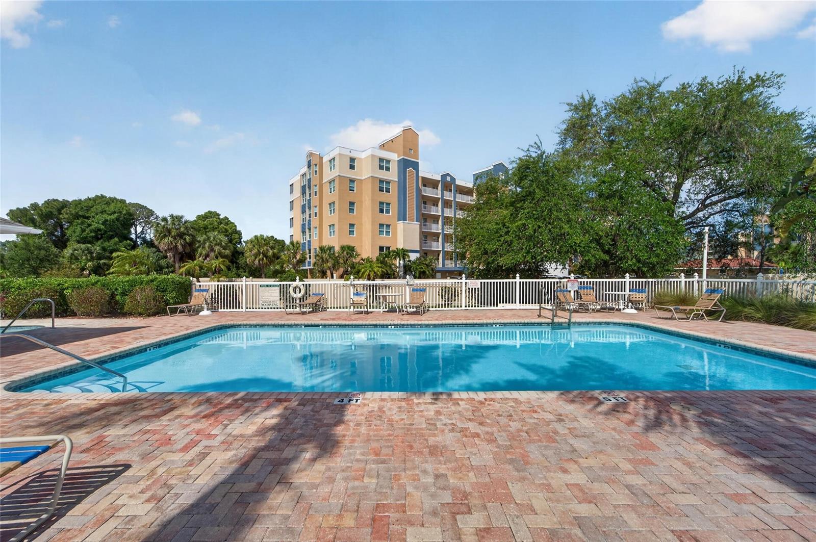 WILLOW GREENS - Residential