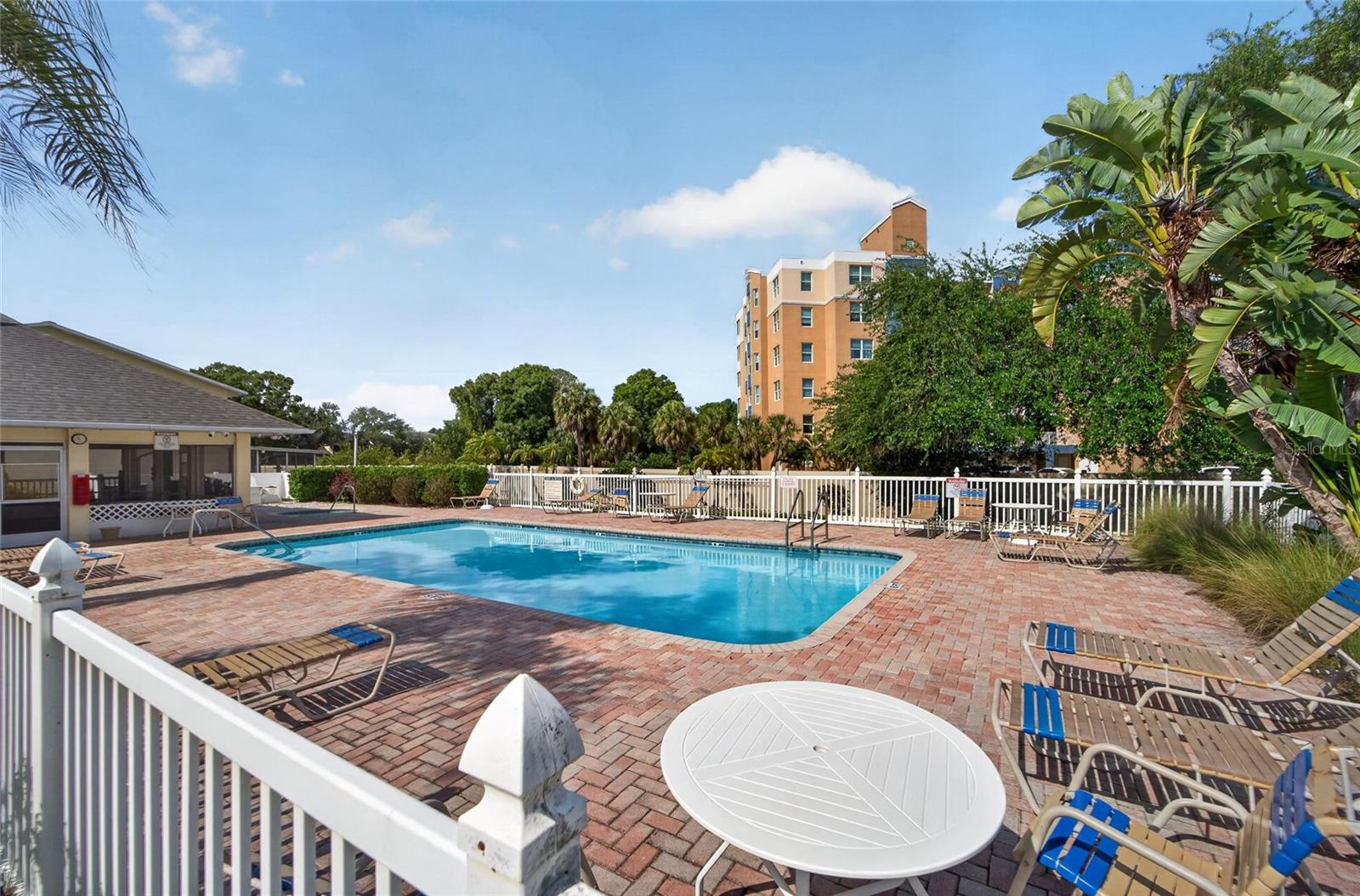 WILLOW GREENS - Residential