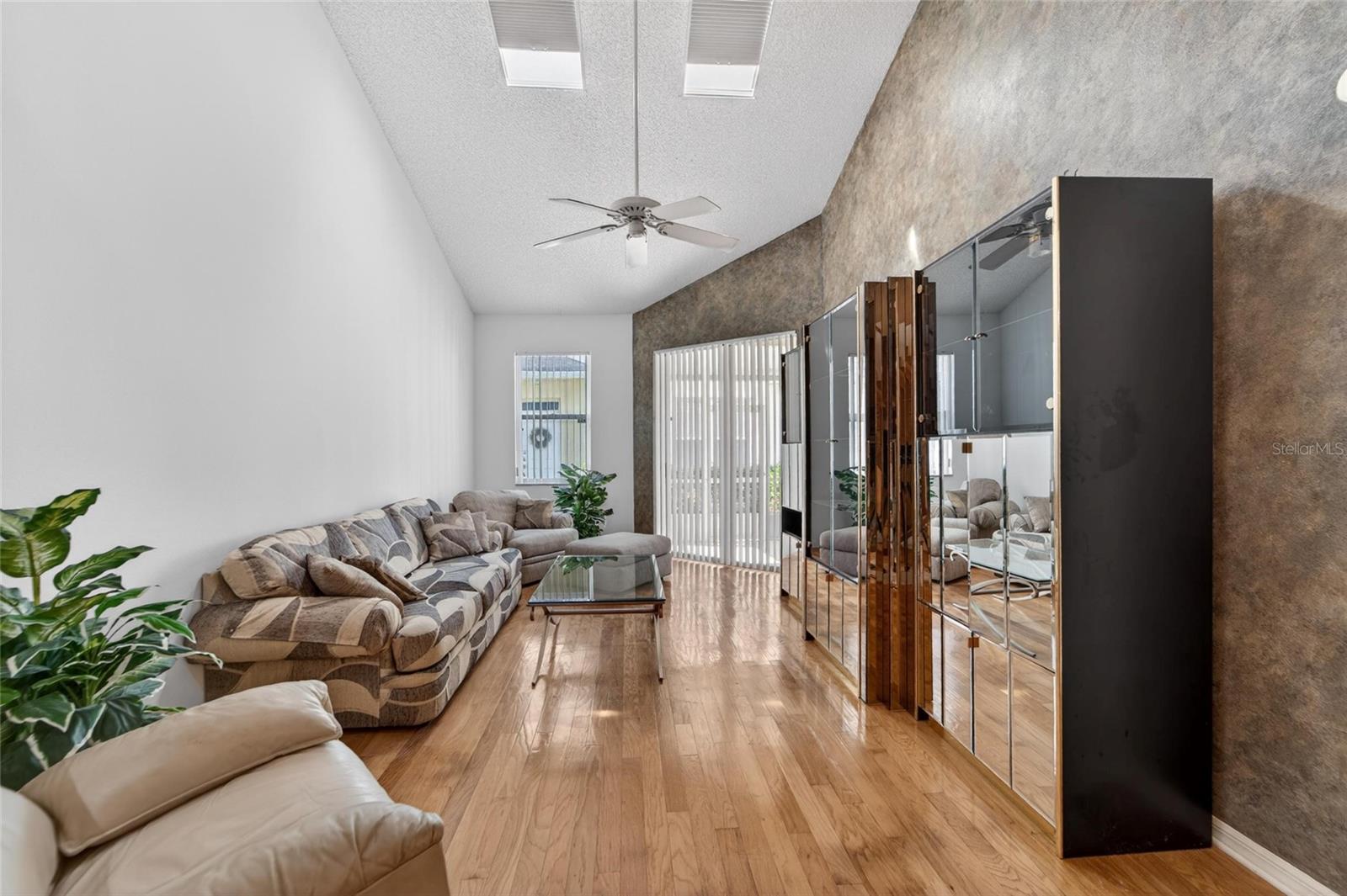 WILLOW GREENS - Residential