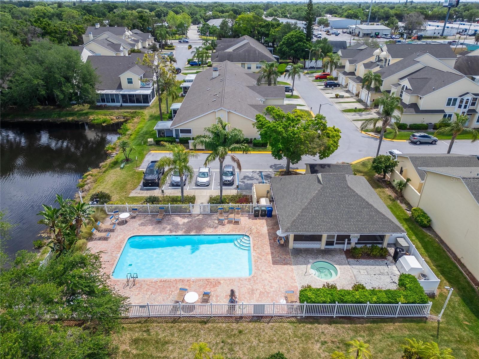 WILLOW GREENS - Residential