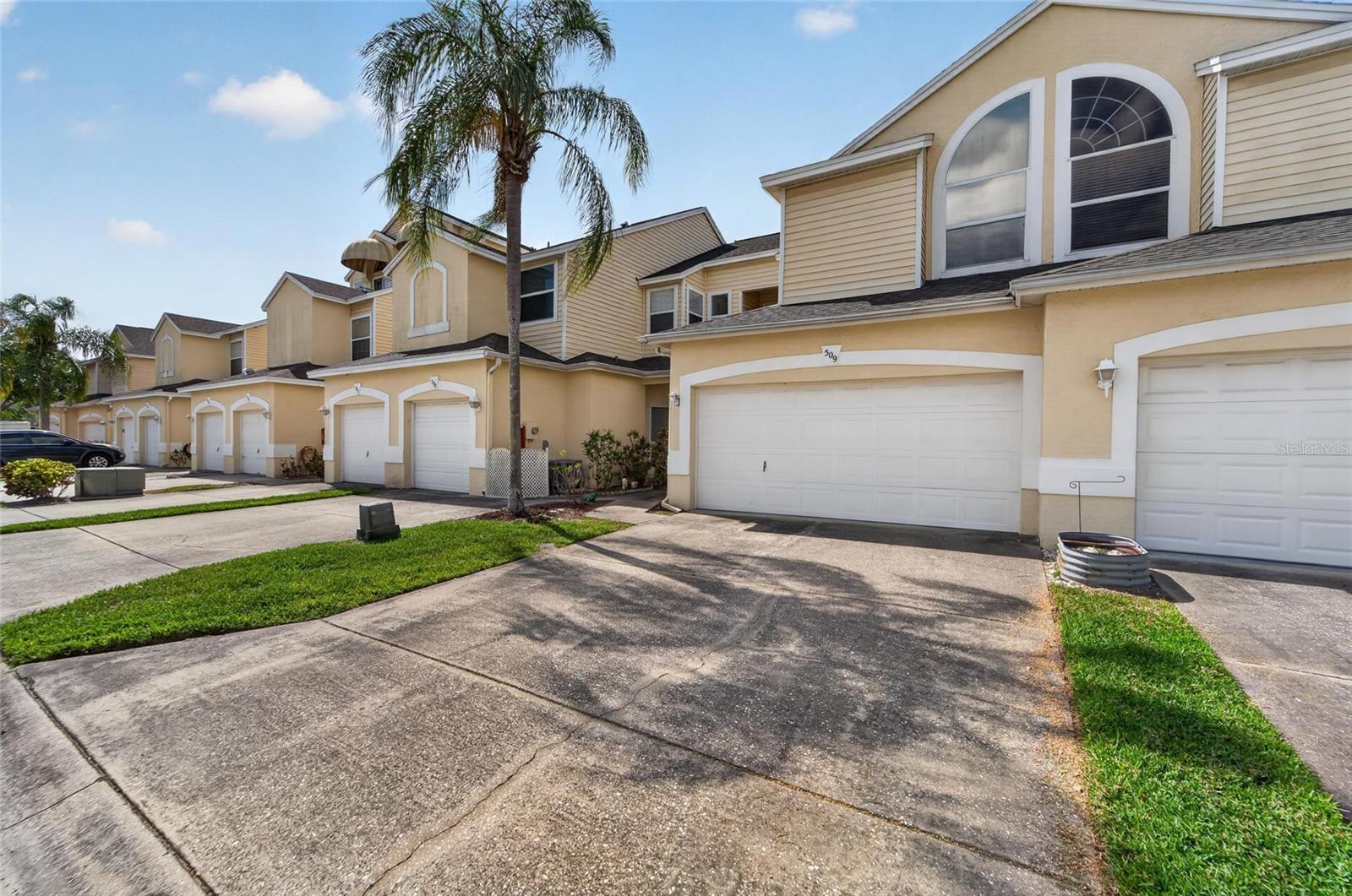 WILLOW GREENS - Residential