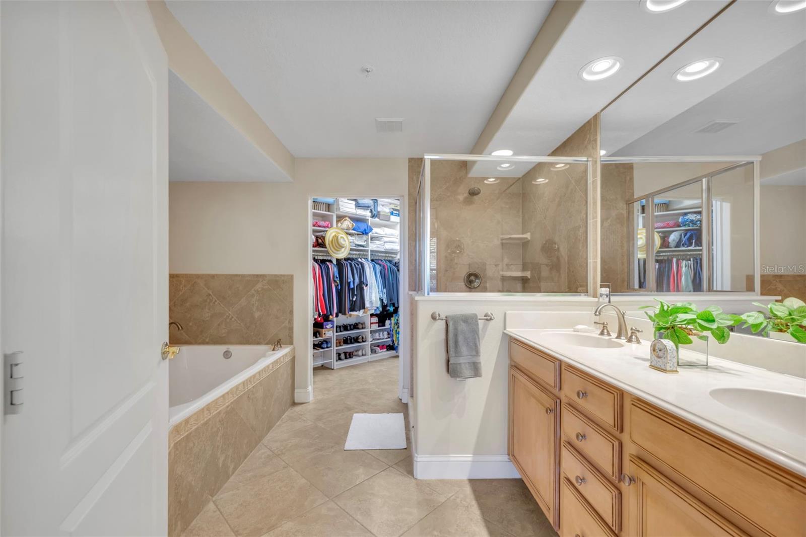 LOTUS VISTA CONDO - Residential