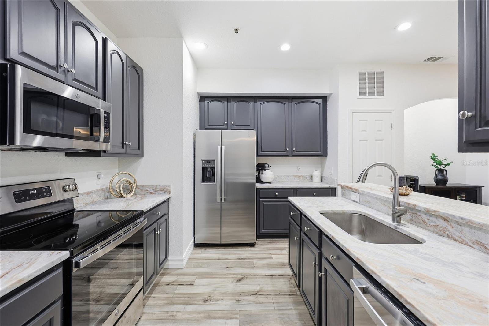 AVALON LAKES PH 03 VILLAGE A & B - Residential