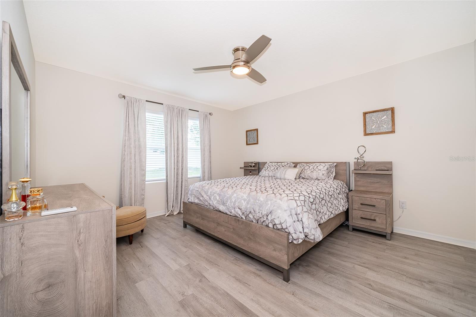 OAK POINTE SOUTH - Residential