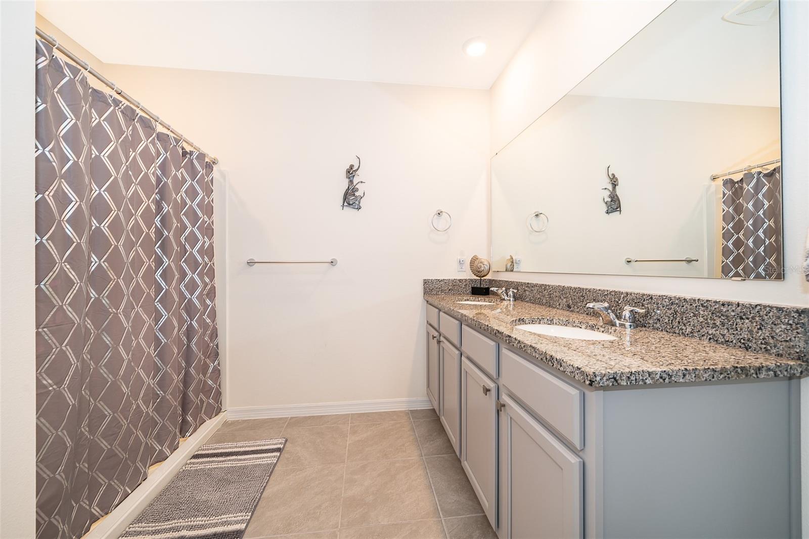 OAK POINTE SOUTH - Residential