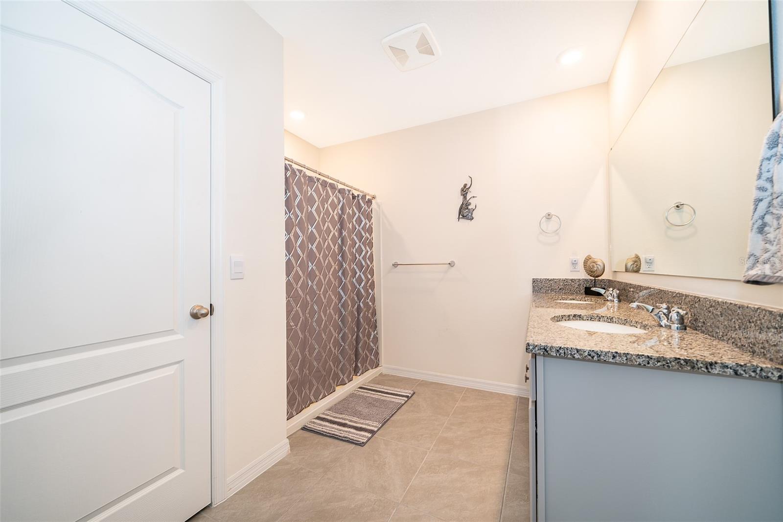 OAK POINTE SOUTH - Residential