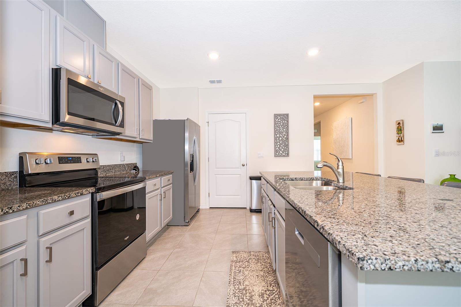 OAK POINTE SOUTH - Residential