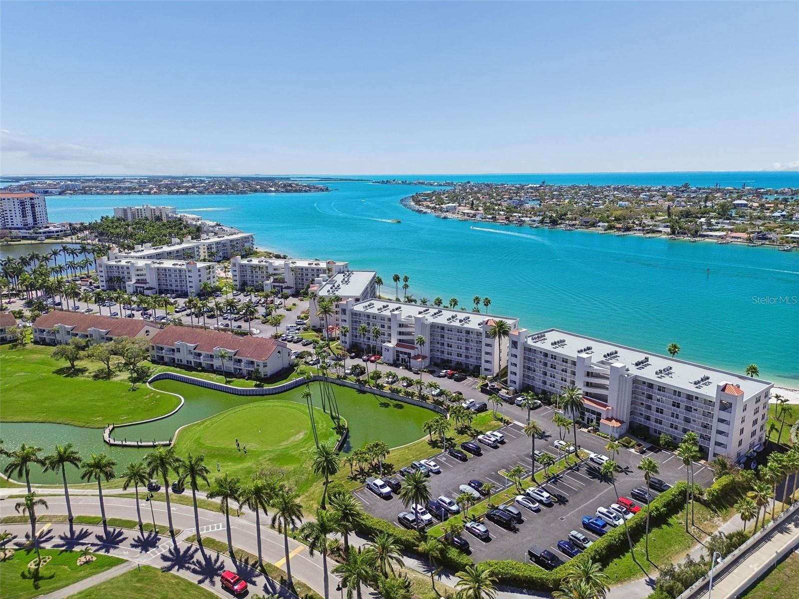 BAHIA VISTA - Residential