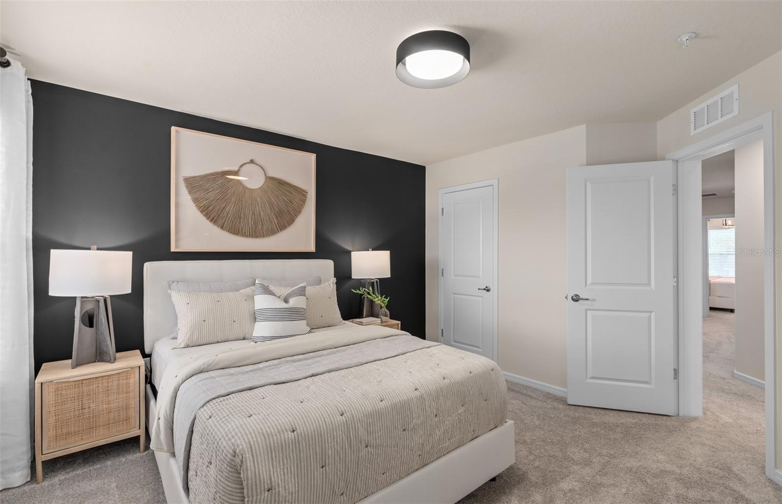 OVIEDO SQUARE - Residential