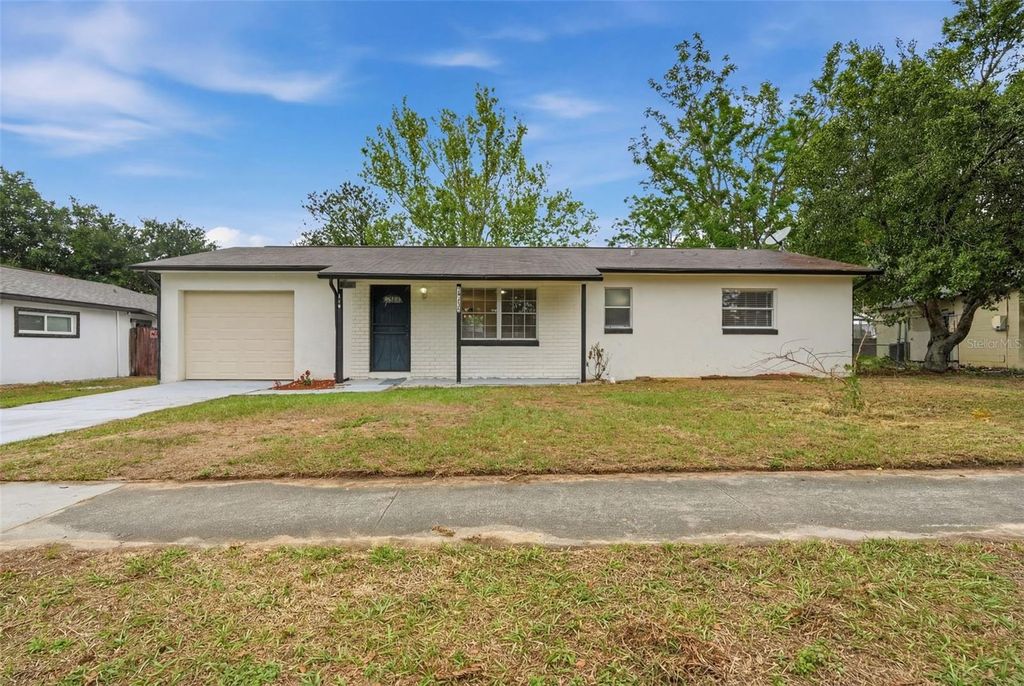 Photo of 1710 Tallo Way, Orlando, FL 32818 (MLS # O6397199)