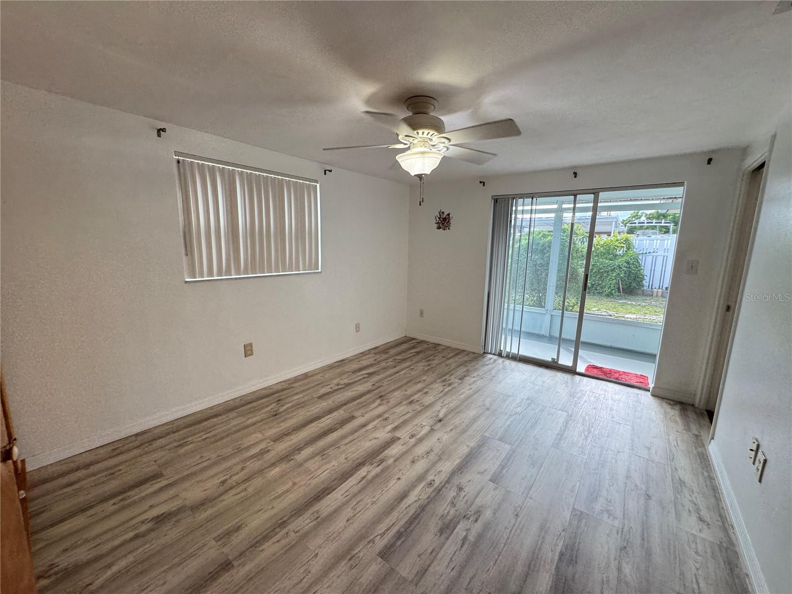 PALM TERRACE ESTATES - Residential Lease