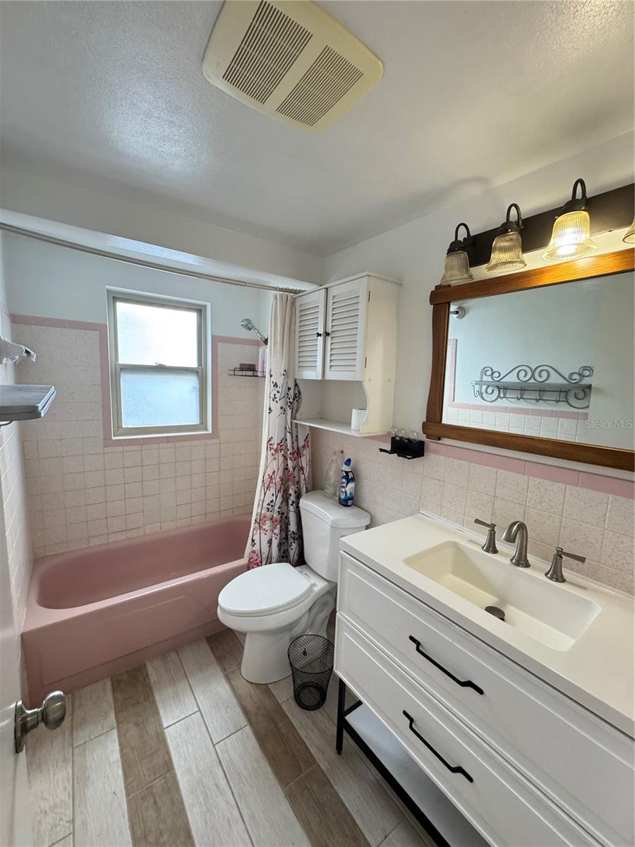 PALM TERRACE ESTATES - Residential Lease