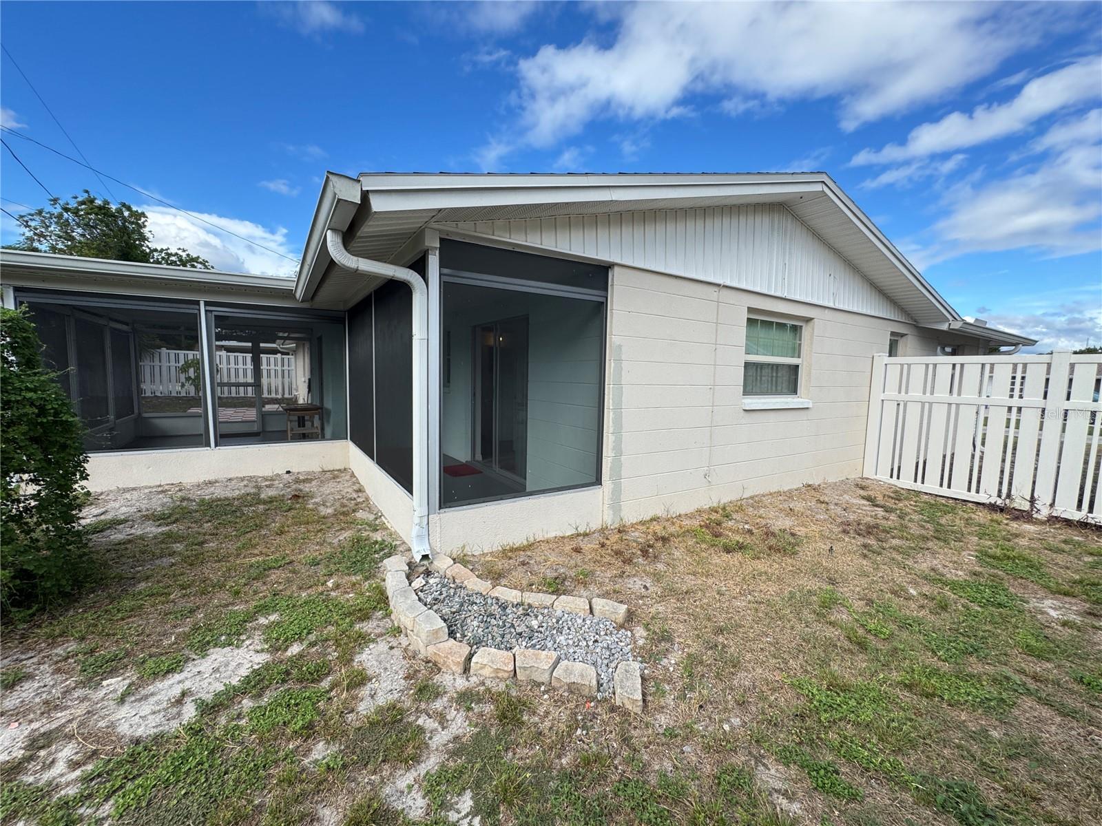 PALM TERRACE ESTATES - Residential Lease