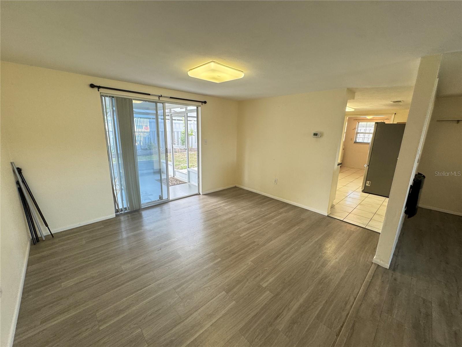 PALM TERRACE ESTATES - Residential Lease