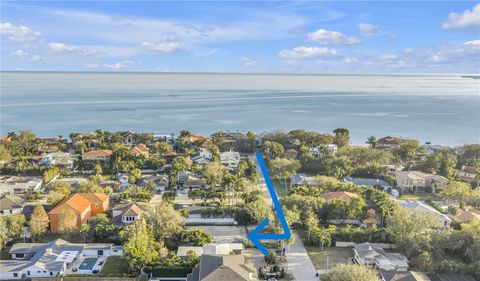 Photo of 211 Toledo Way NE, St Petersburg, FL 33704 (MLS # TB8471604)