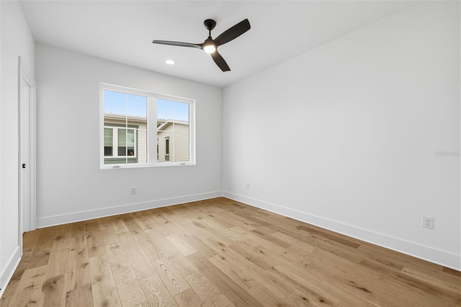 ALBANY WALK TOWNHOMES - Residential