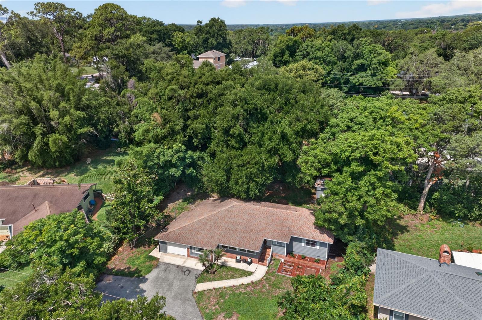 1811 HILLTOP DRIVE