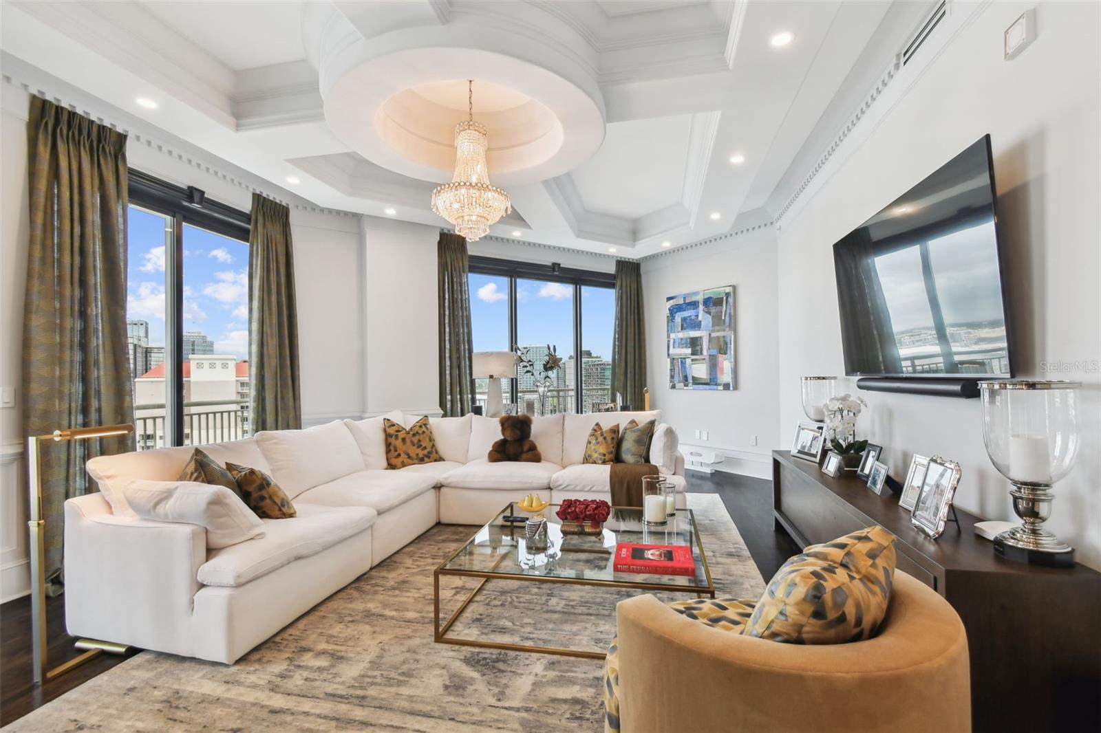 THE PLAZA HARBOUR ISLAND A CON - Residential