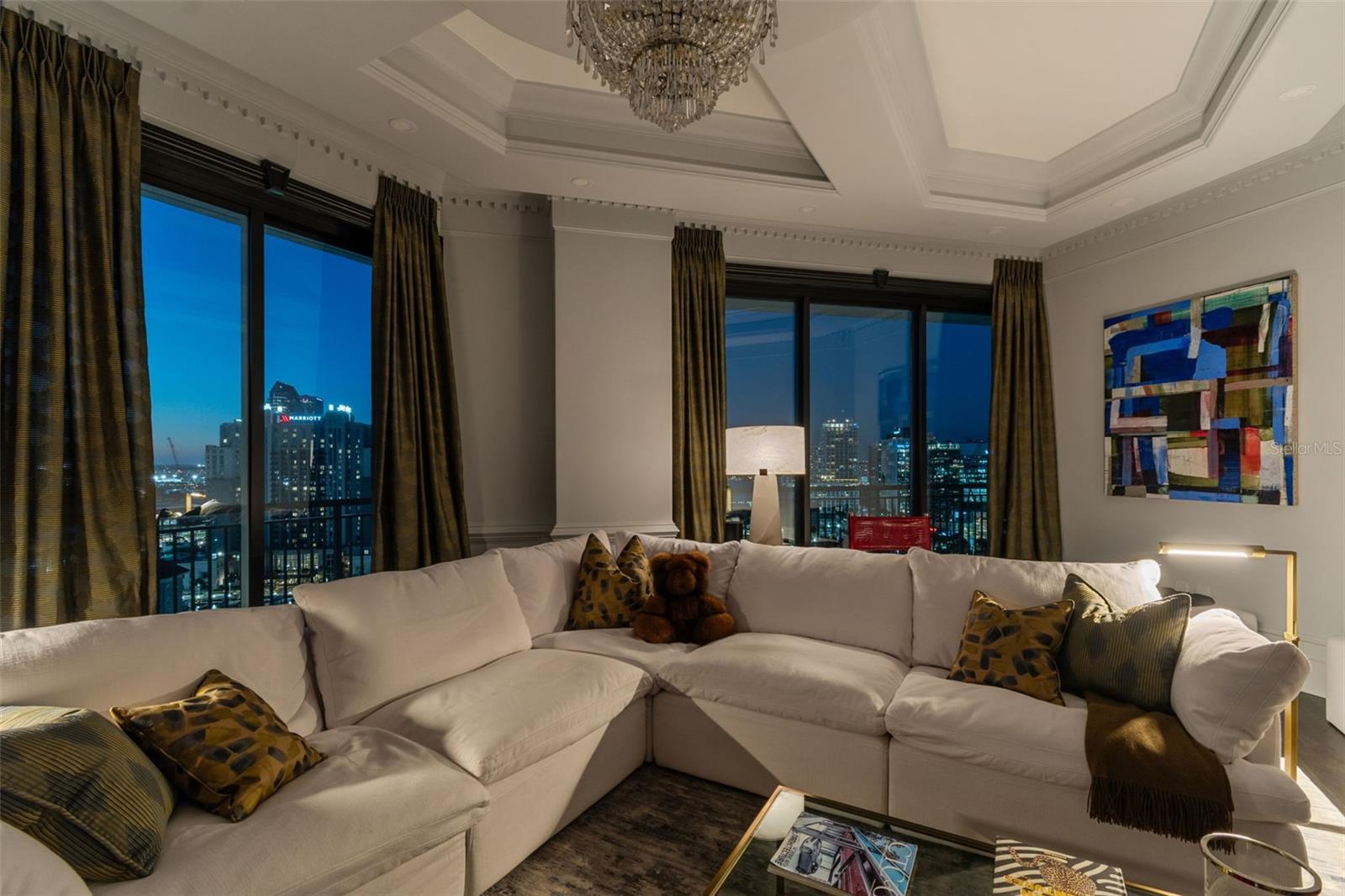 THE PLAZA HARBOUR ISLAND A CON - Residential