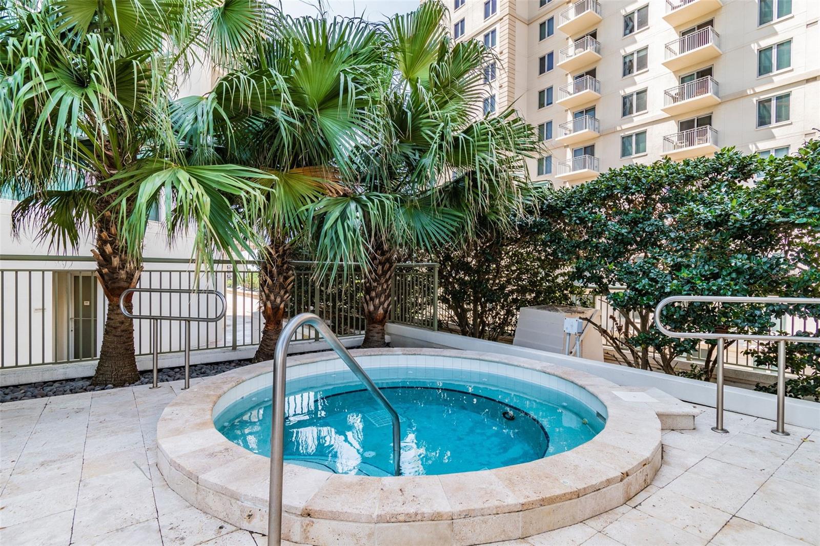 THE PLAZA HARBOUR ISLAND A CON - Residential