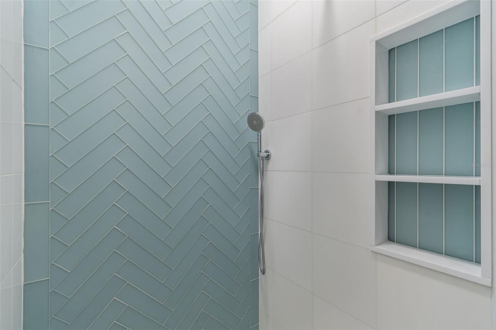 THE PLAZA HARBOUR ISLAND A CON - Residential