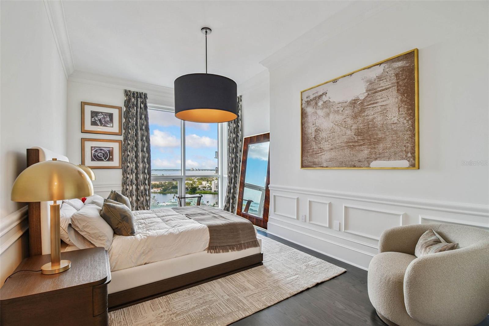 THE PLAZA HARBOUR ISLAND A CON - Residential