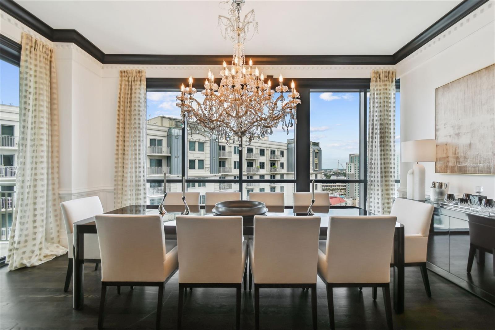 THE PLAZA HARBOUR ISLAND A CON - Residential