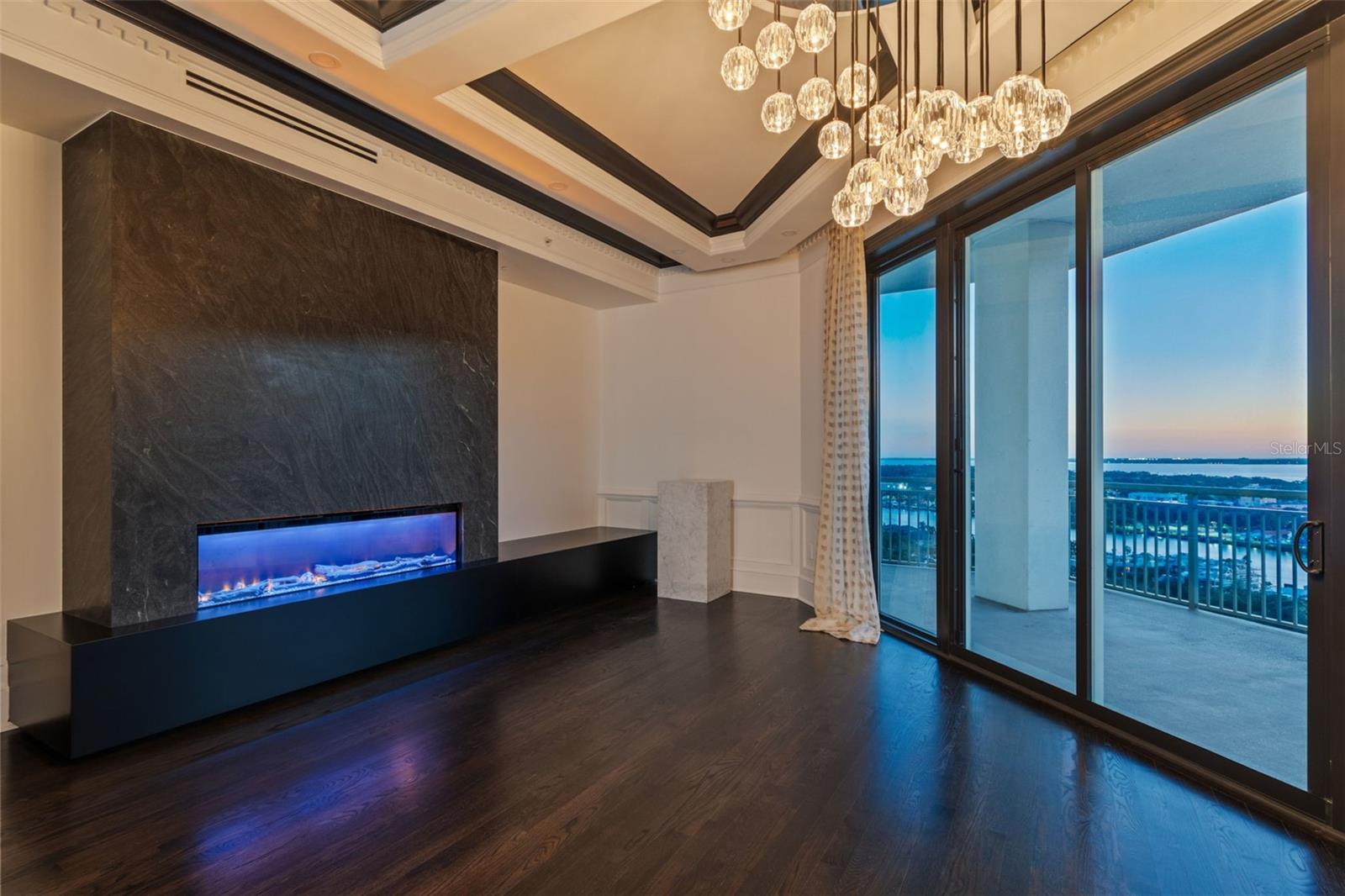 THE PLAZA HARBOUR ISLAND A CON - Residential