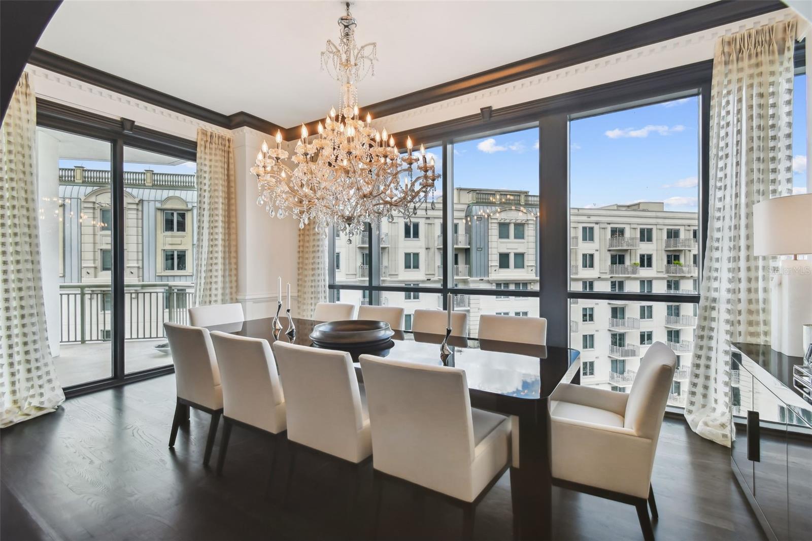 THE PLAZA HARBOUR ISLAND A CON - Residential