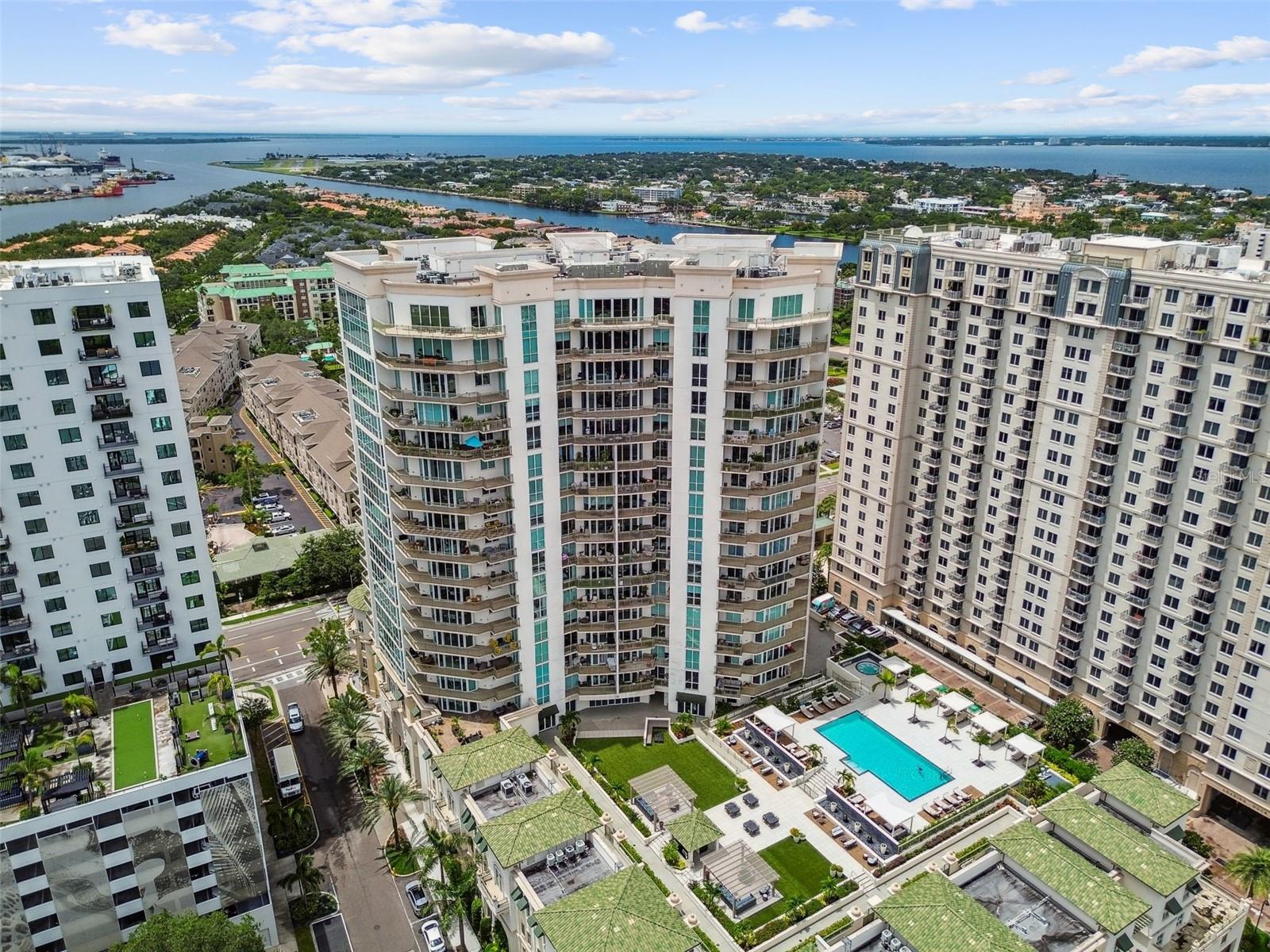 THE PLAZA HARBOUR ISLAND A CON - Residential