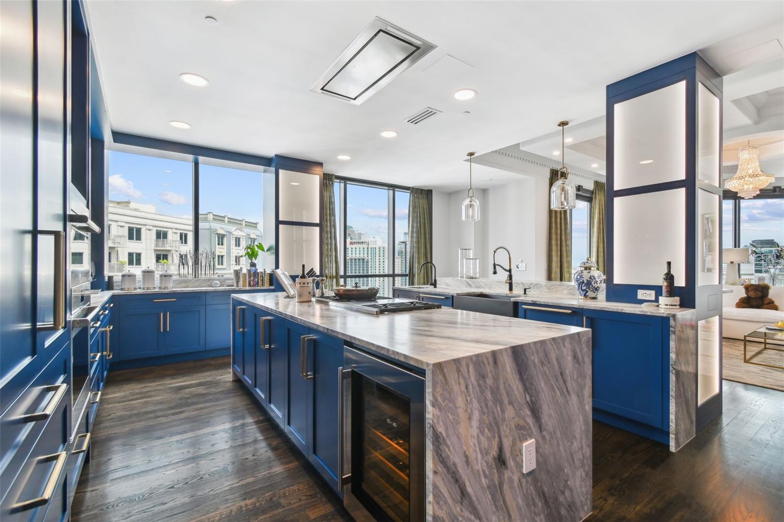 THE PLAZA HARBOUR ISLAND A CON - Residential