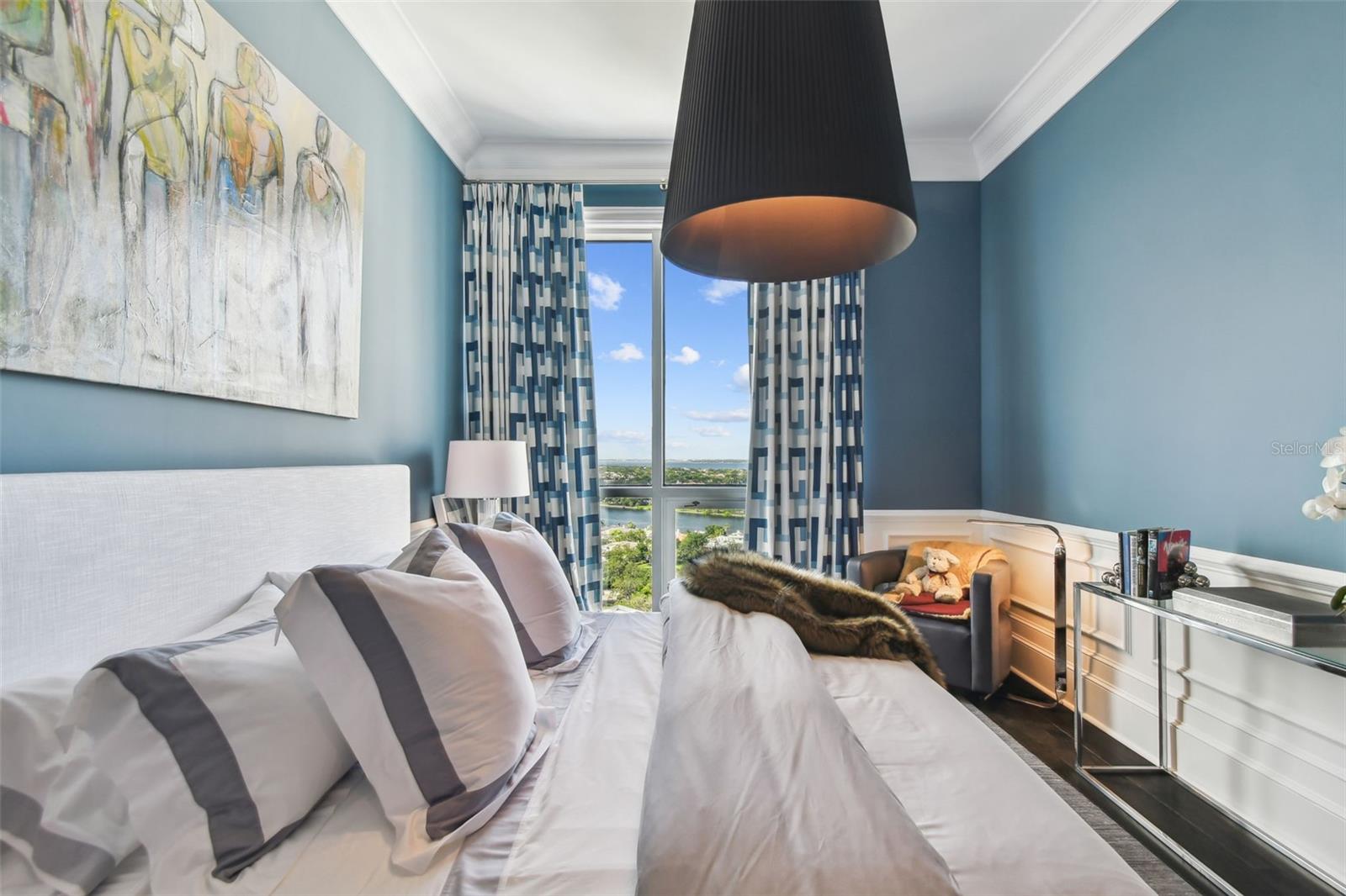 THE PLAZA HARBOUR ISLAND A CON - Residential