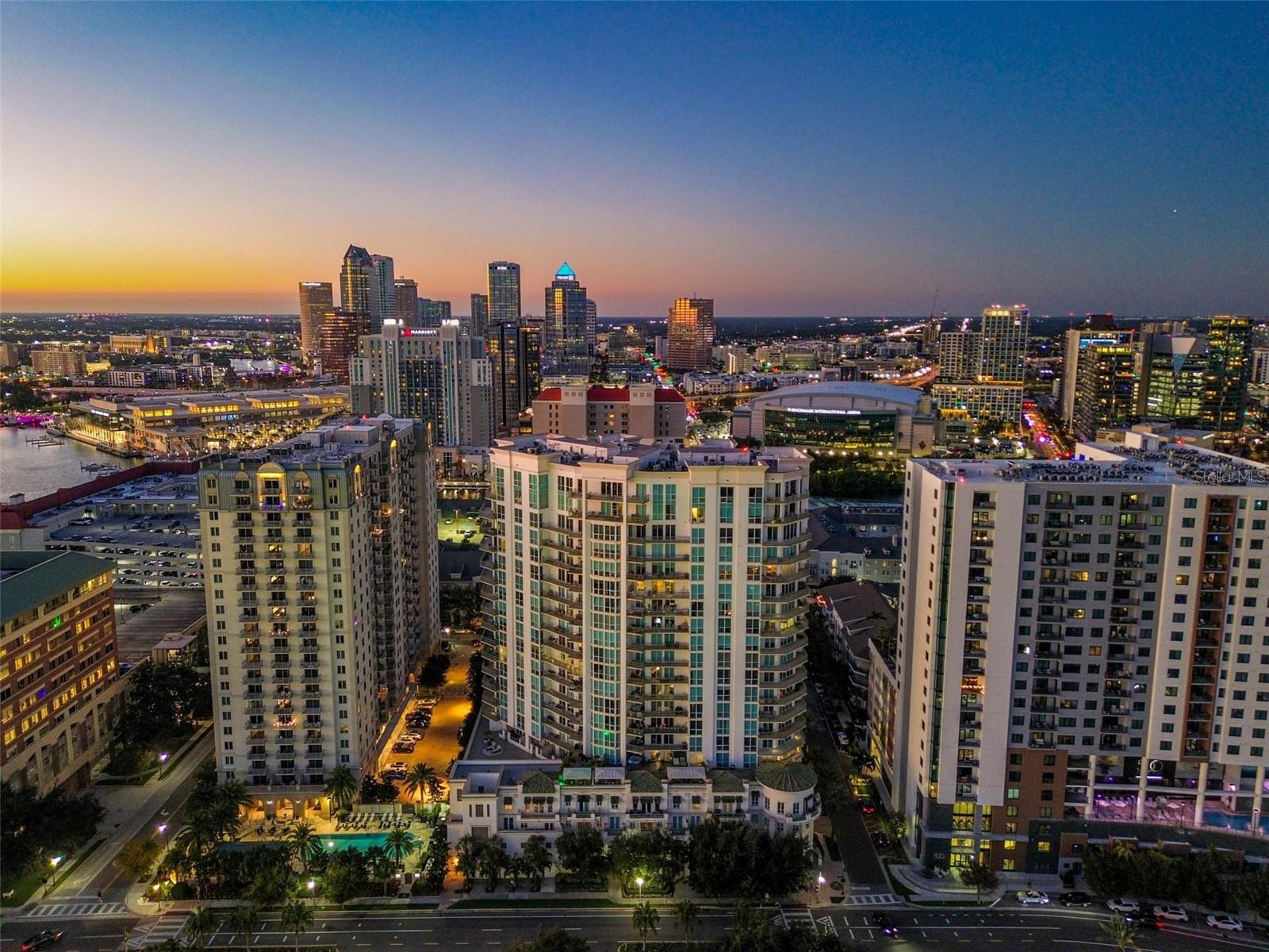 THE PLAZA HARBOUR ISLAND A CON - Residential