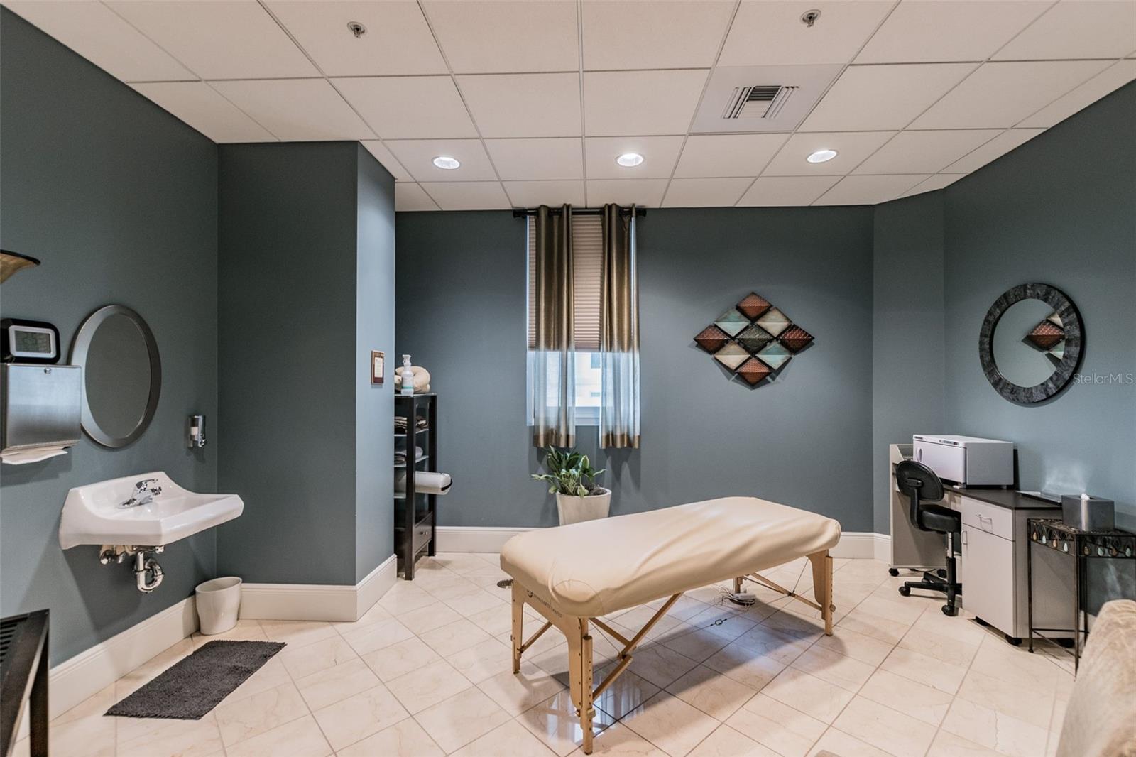 THE PLAZA HARBOUR ISLAND A CON - Residential