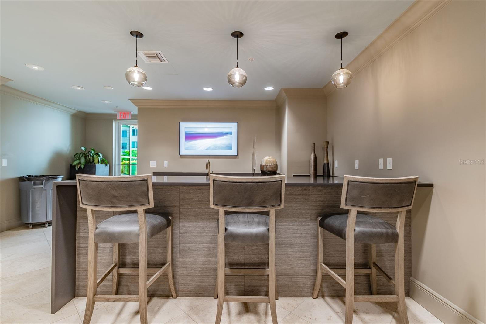 THE PLAZA HARBOUR ISLAND A CON - Residential