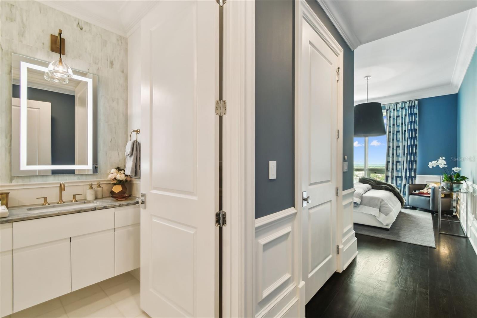 THE PLAZA HARBOUR ISLAND A CON - Residential