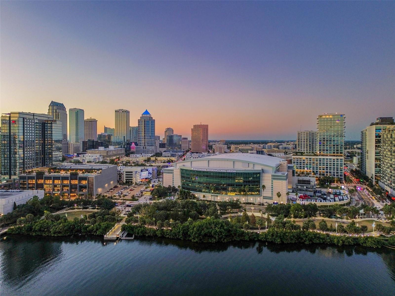 THE PLAZA HARBOUR ISLAND A CON - Residential