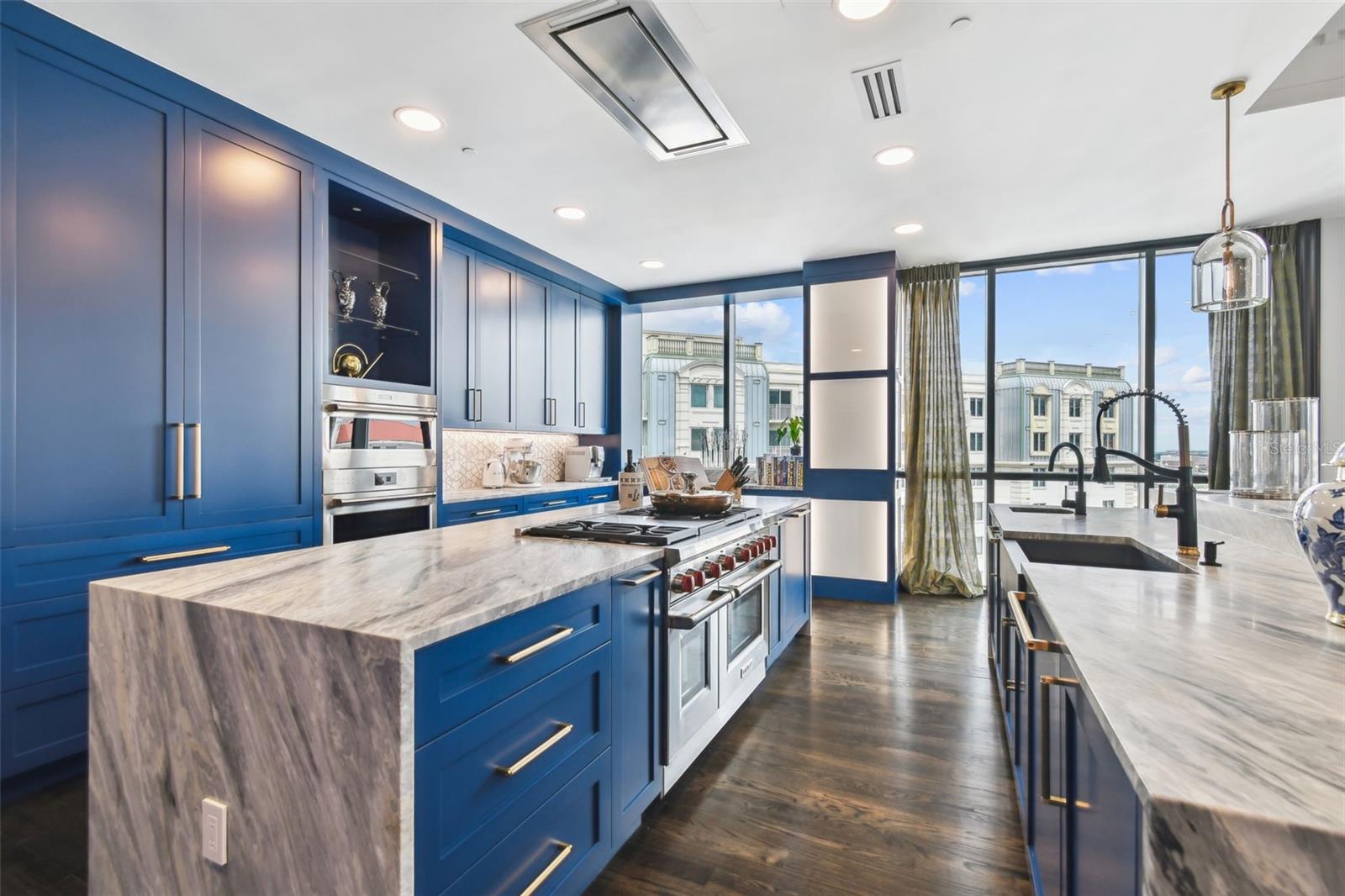 THE PLAZA HARBOUR ISLAND A CON - Residential