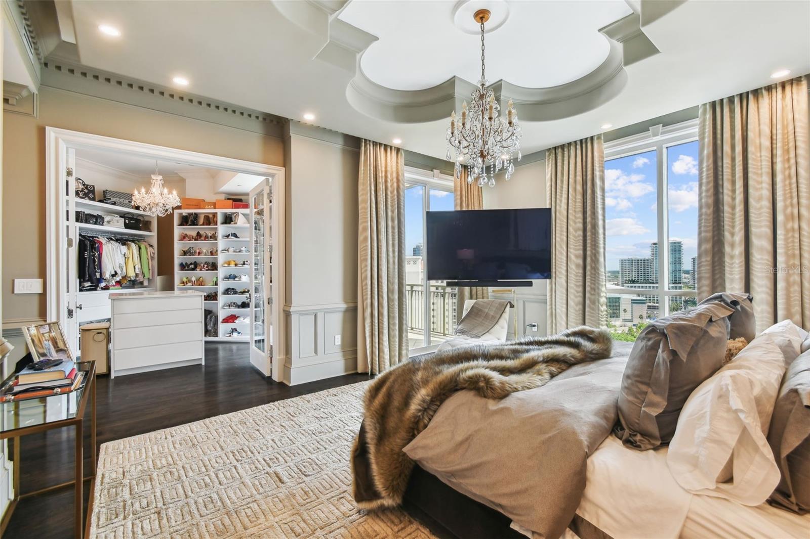 THE PLAZA HARBOUR ISLAND A CON - Residential