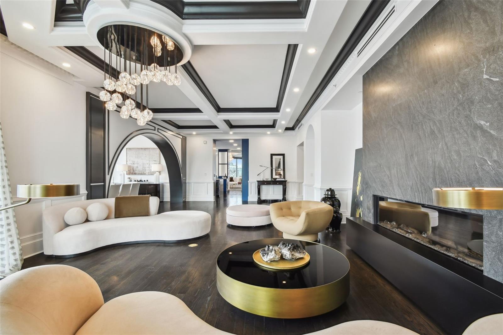 THE PLAZA HARBOUR ISLAND A CON - Residential