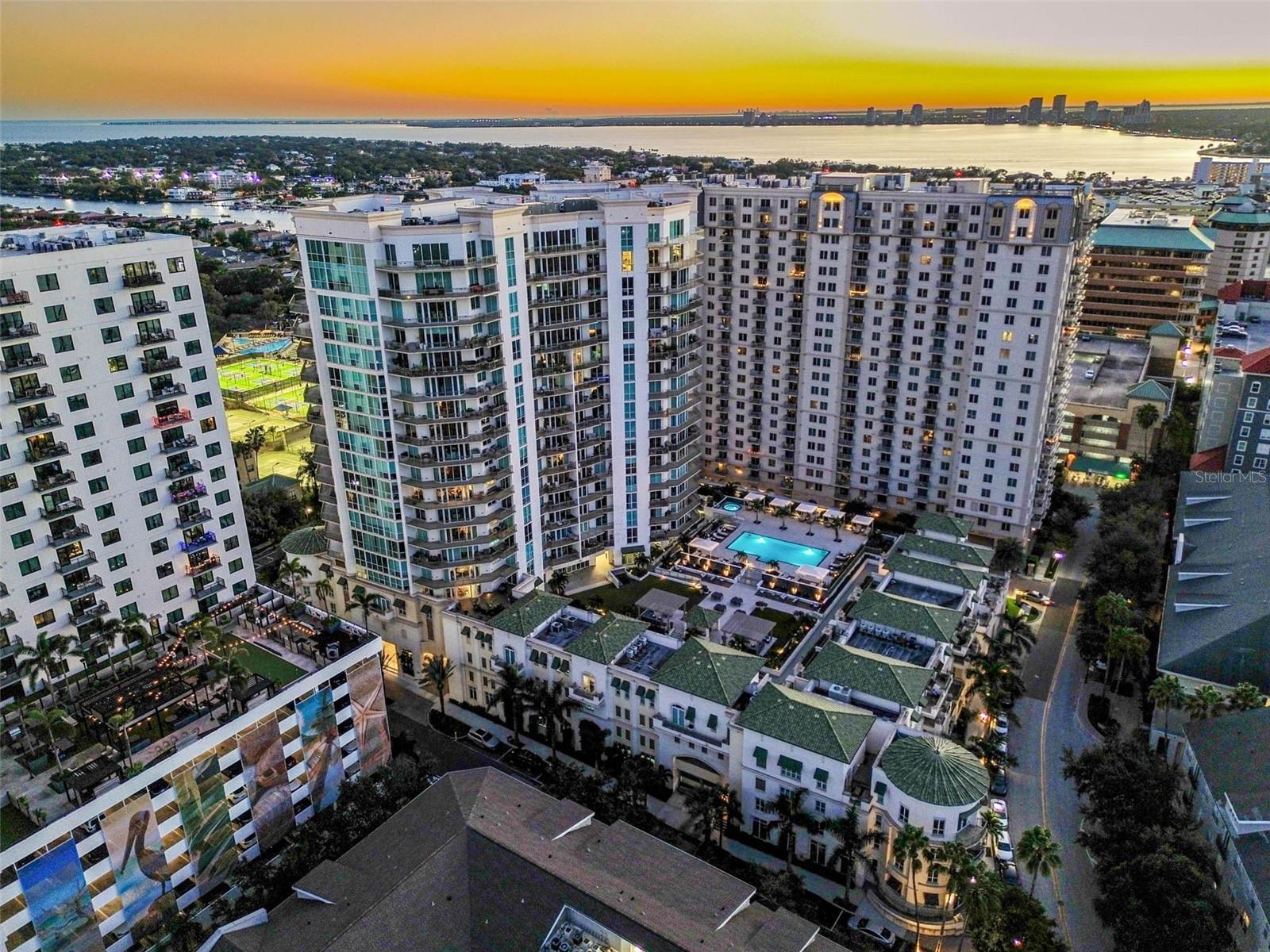 THE PLAZA HARBOUR ISLAND A CON - Residential