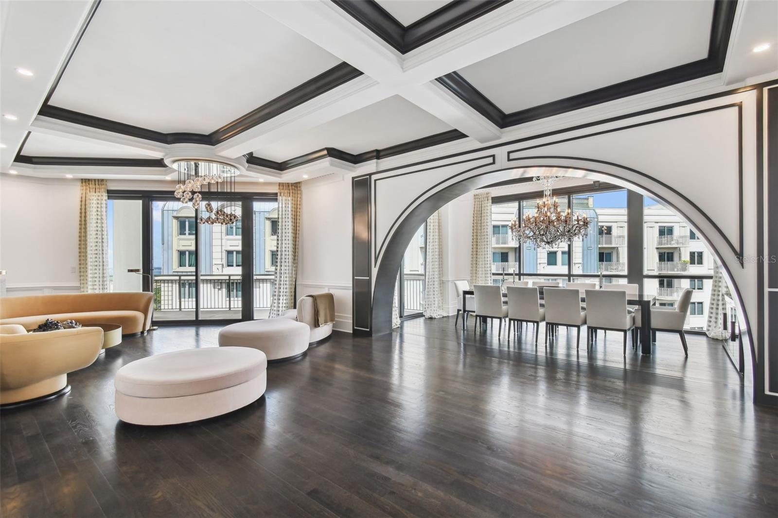 THE PLAZA HARBOUR ISLAND A CON - Residential